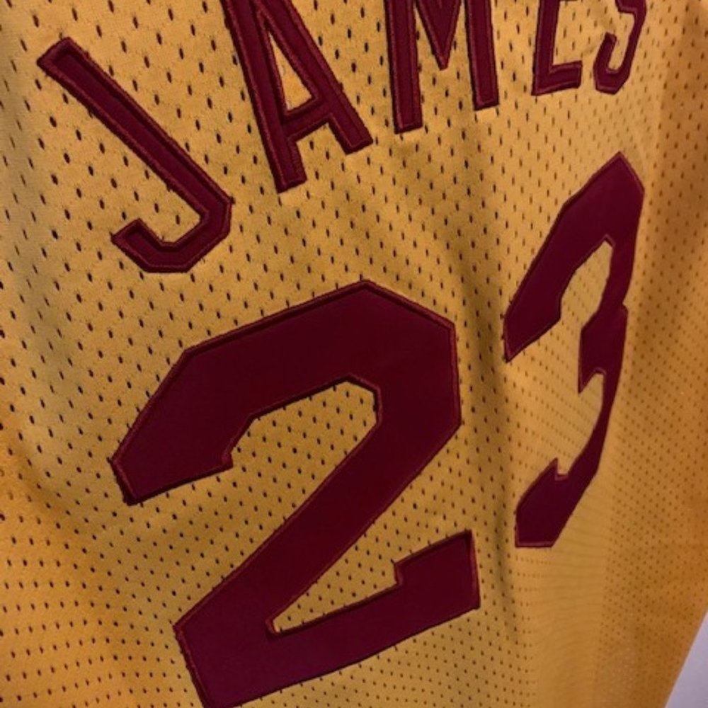 Lebron James Cavs Alternate Throwback Jersey 2xl … - image 3